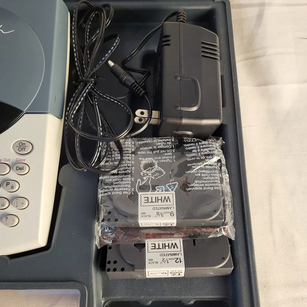 Brother PT-1800/1810 Label Maker + Hard Case